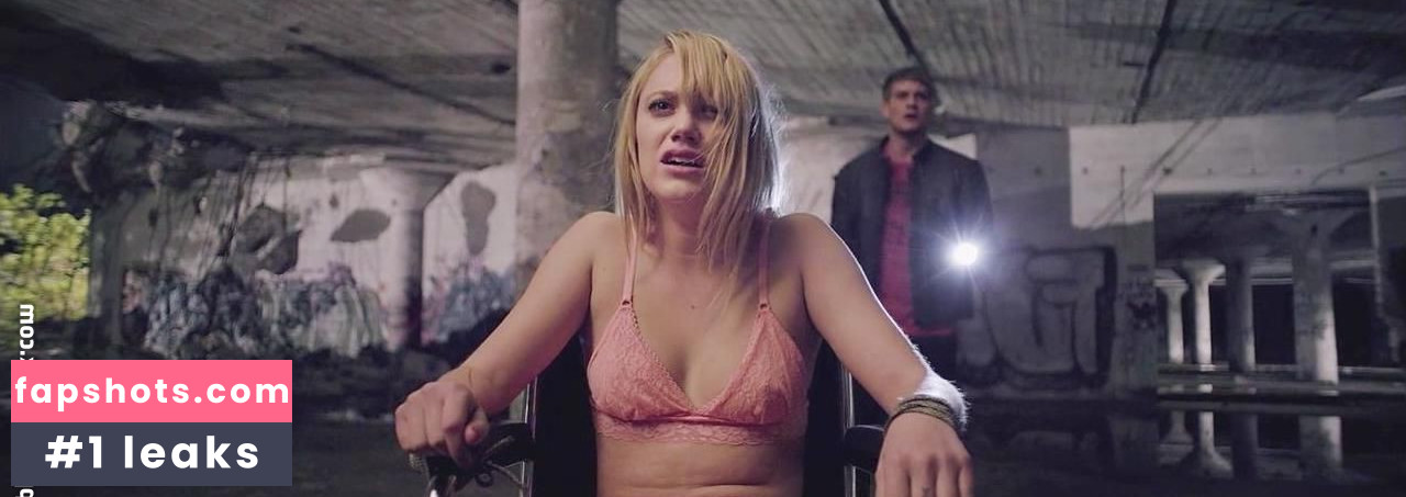 Maika Monroe gallery photo #107