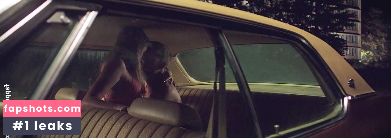 Maika Monroe gallery photo #108