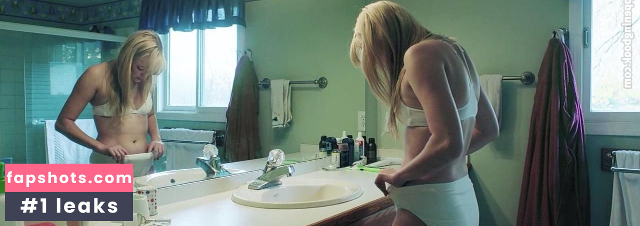 Maika Monroe gallery photo #110