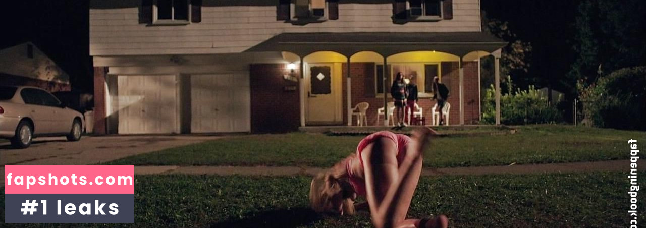 Maika Monroe gallery photo #114