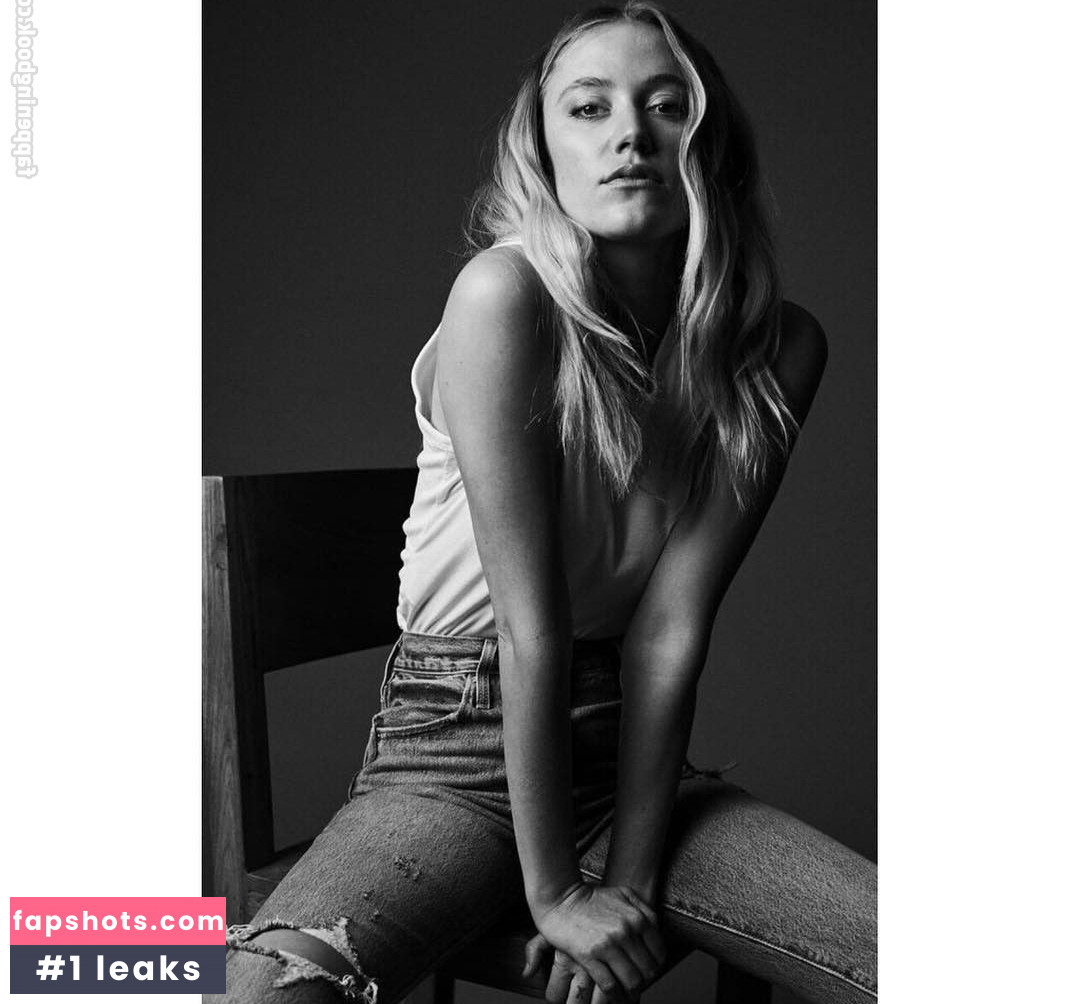 Maika Monroe gallery photo #129