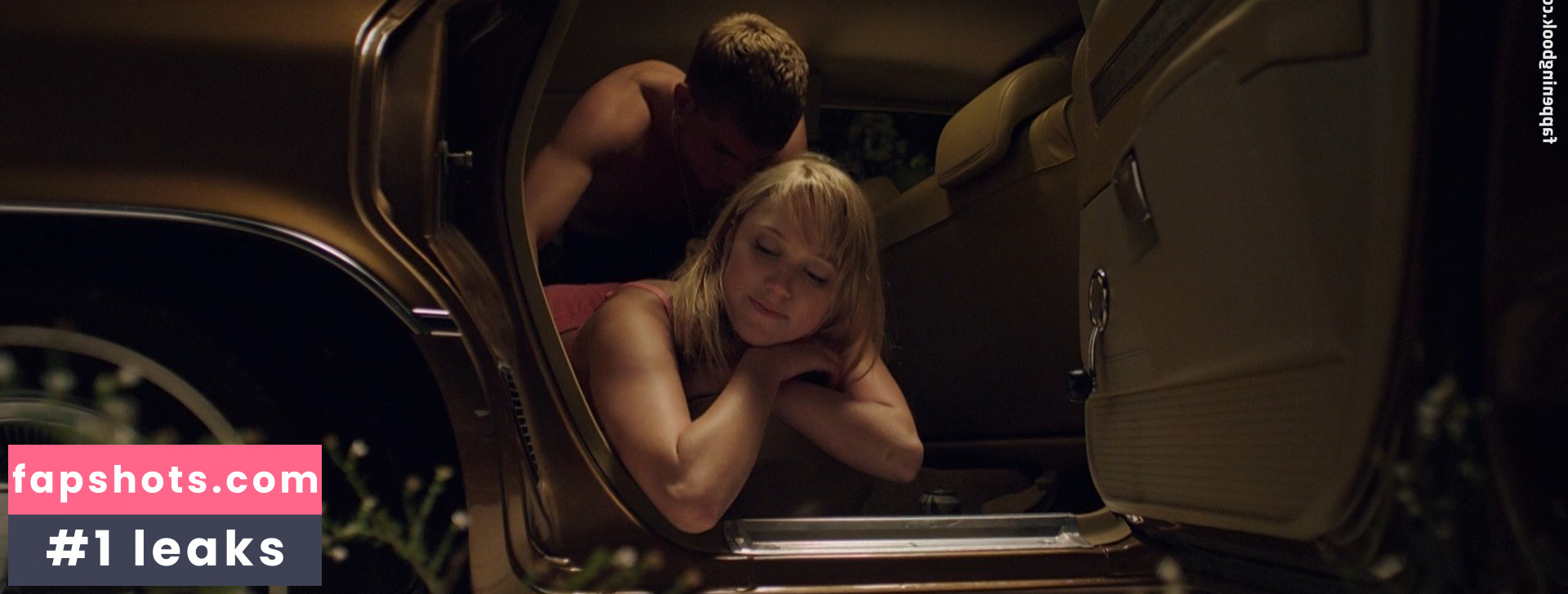 Maika Monroe gallery photo #150