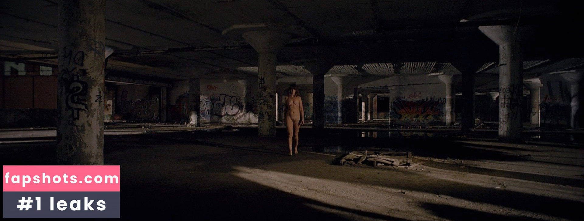 Maika Monroe gallery photo #151