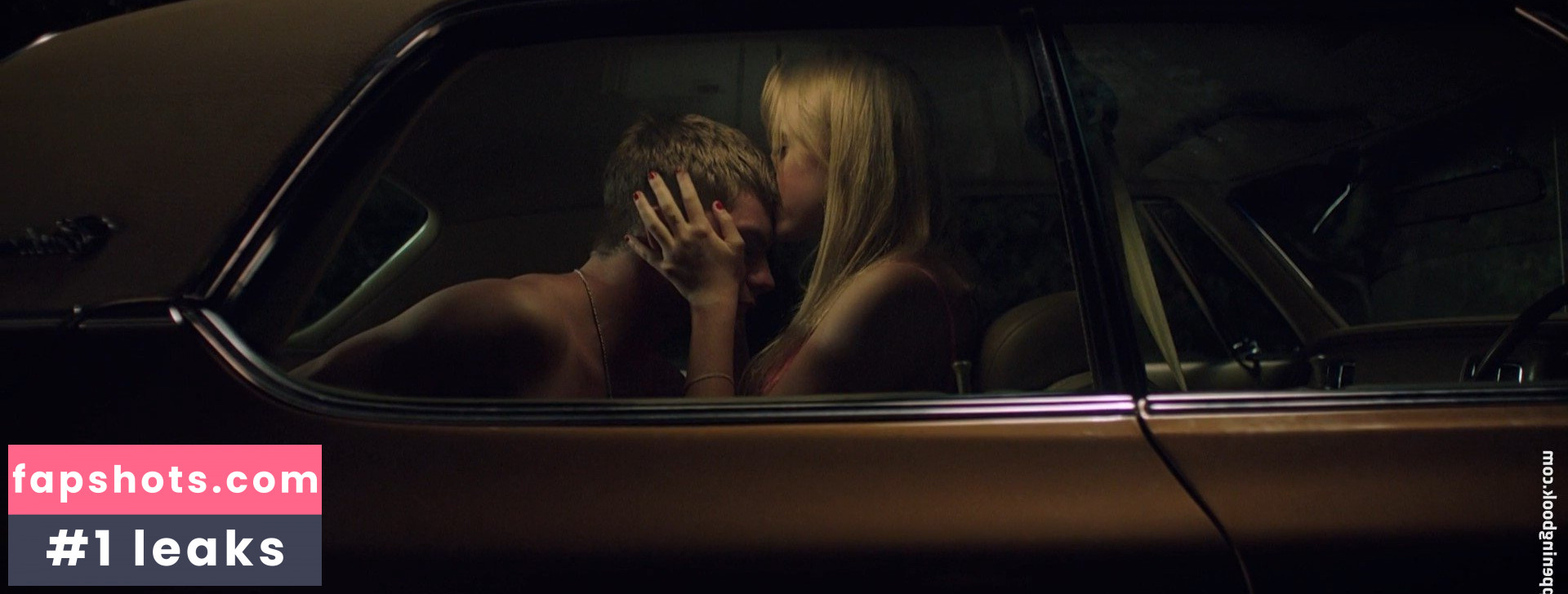 Maika Monroe gallery photo #153