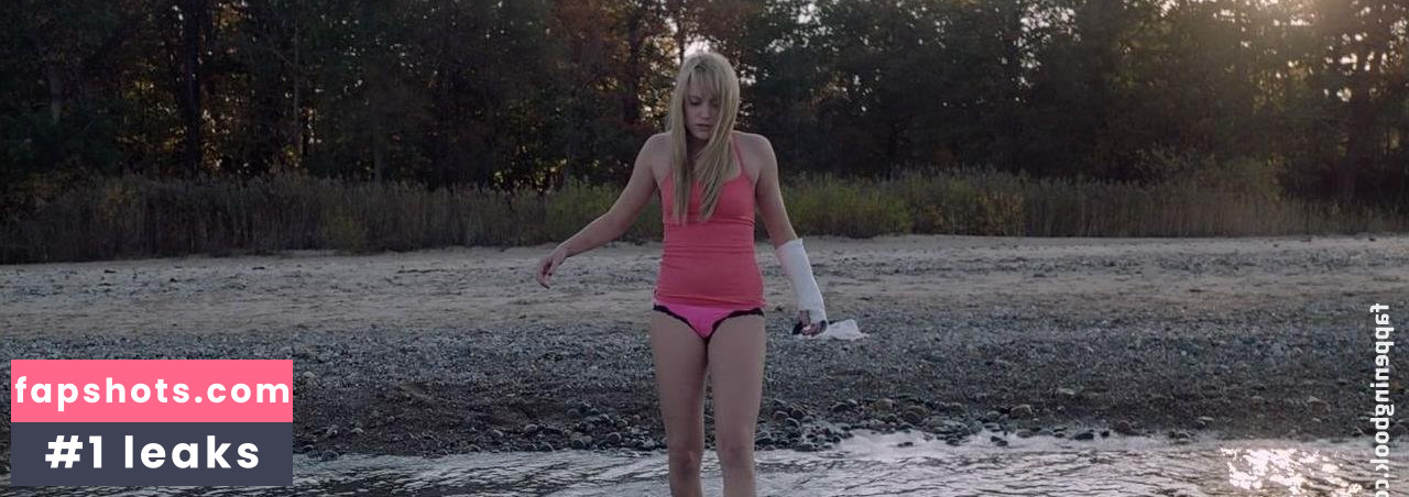 Maika Monroe gallery photo #155