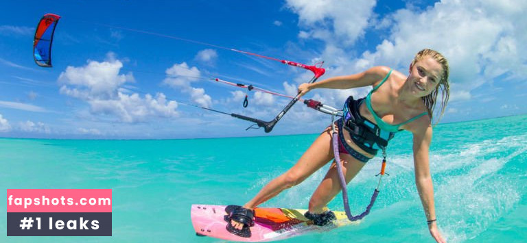 Maika Monroe gallery photo #163