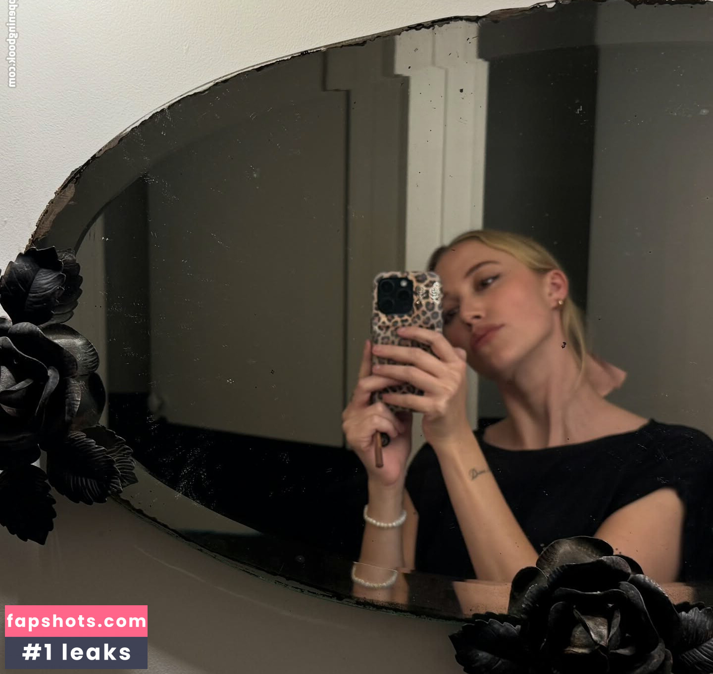 Maika Monroe gallery photo #19