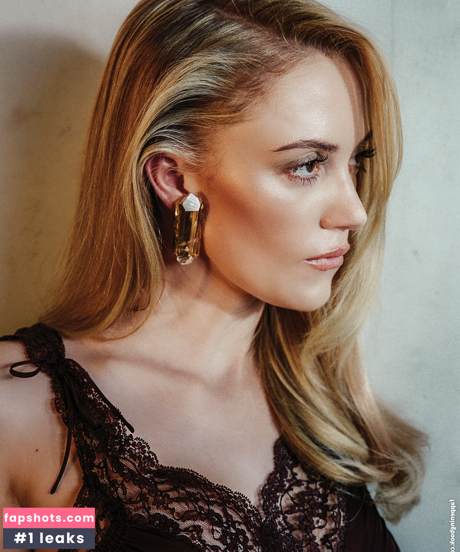 Maika Monroe gallery photo #5