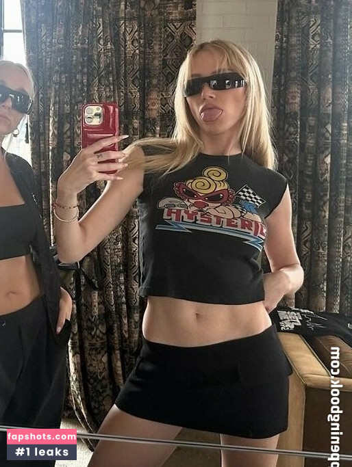 Maika Monroe gallery photo #46