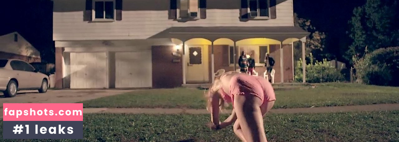 Maika Monroe gallery photo #82