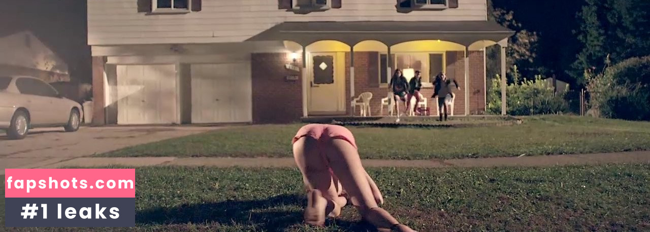 Maika Monroe gallery photo #84