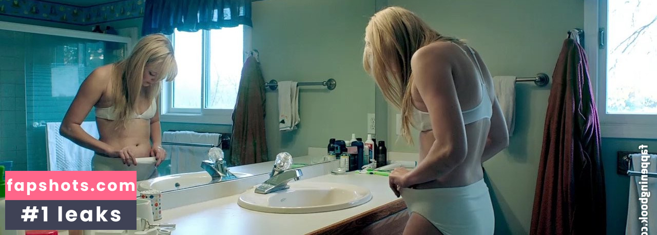 Maika Monroe gallery photo #86