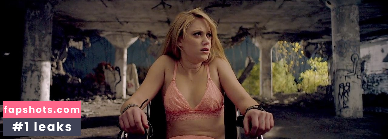 Maika Monroe gallery photo #96