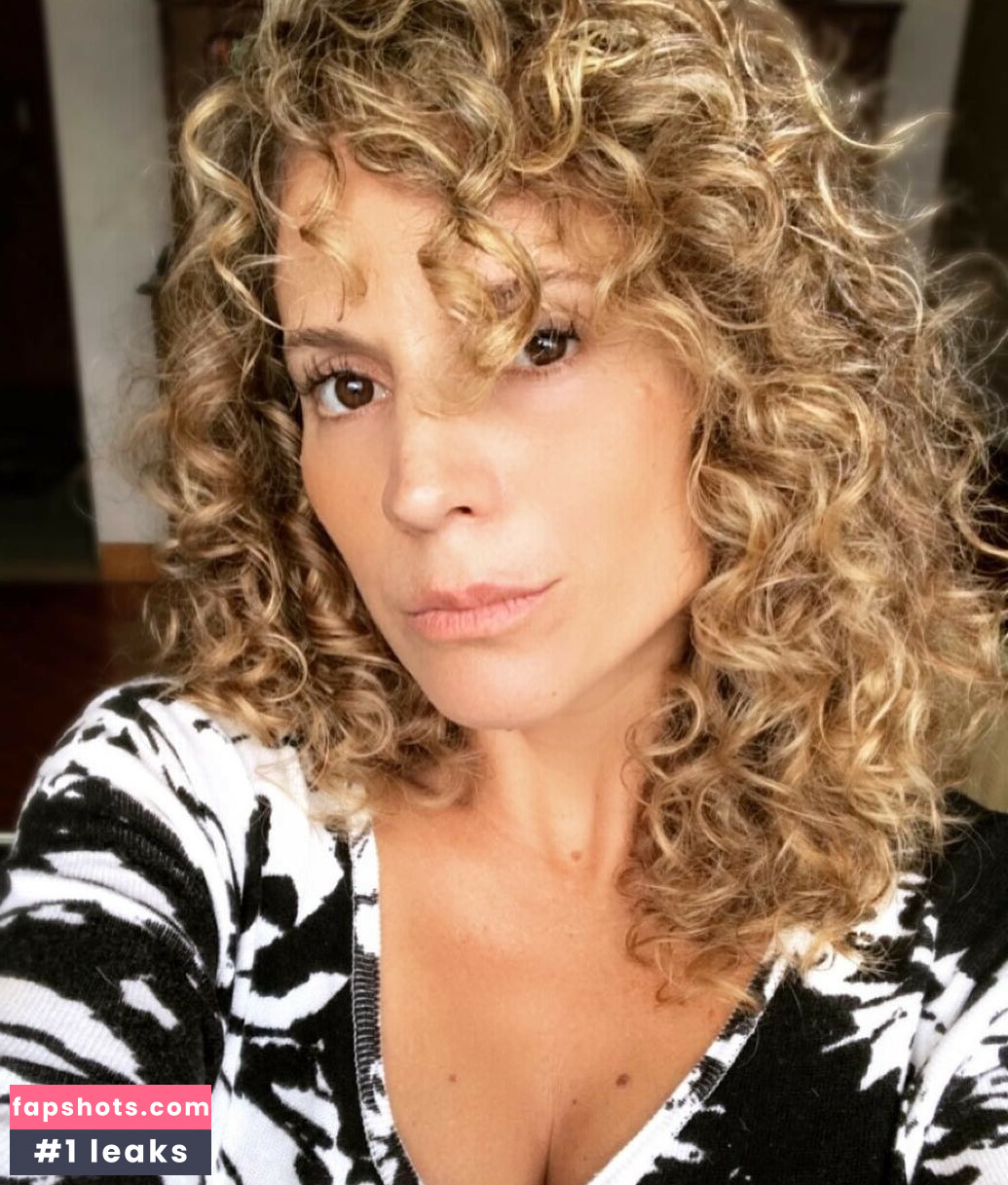 Maira Charken gallery photo #21