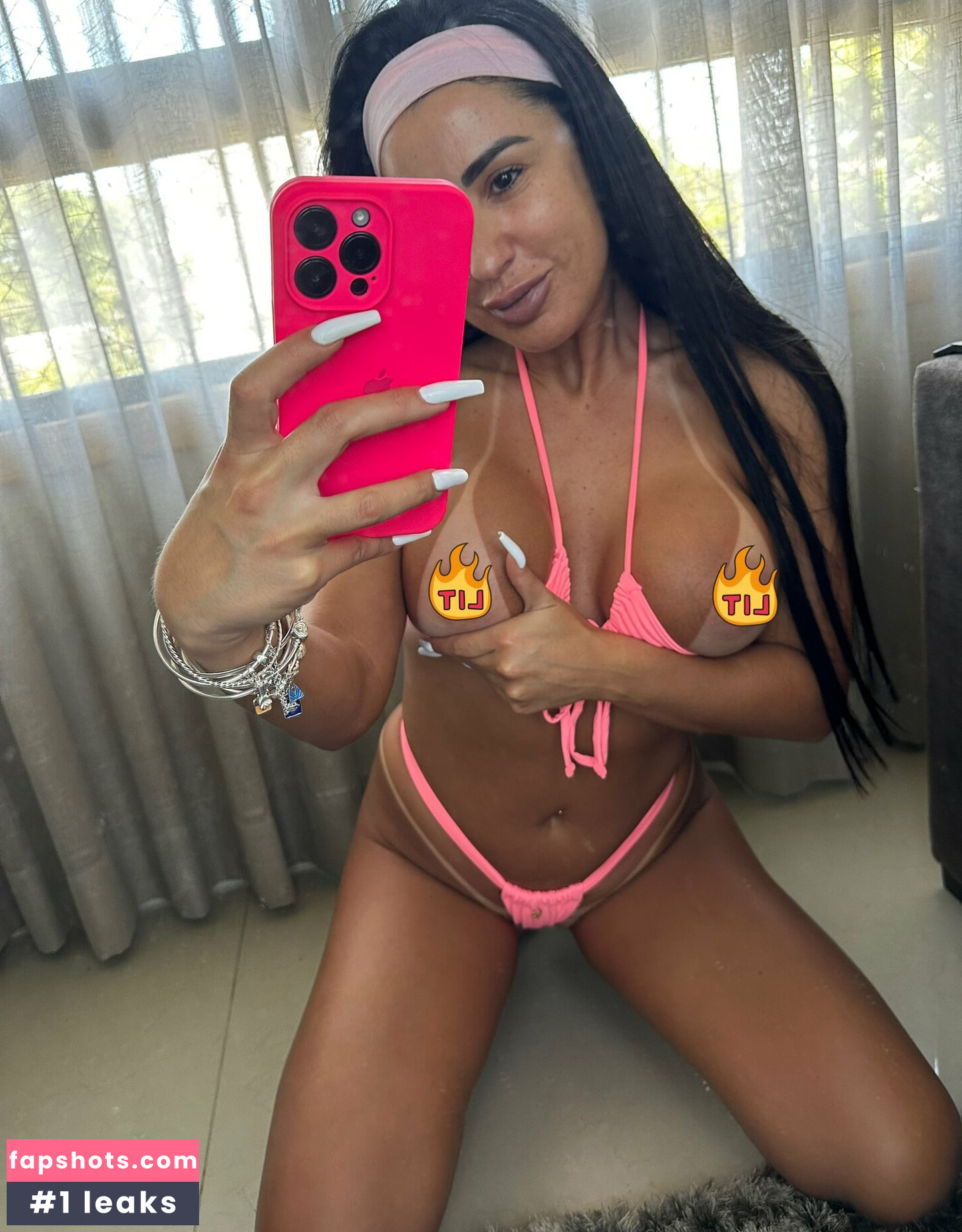 Maira Fraga gallery photo #3