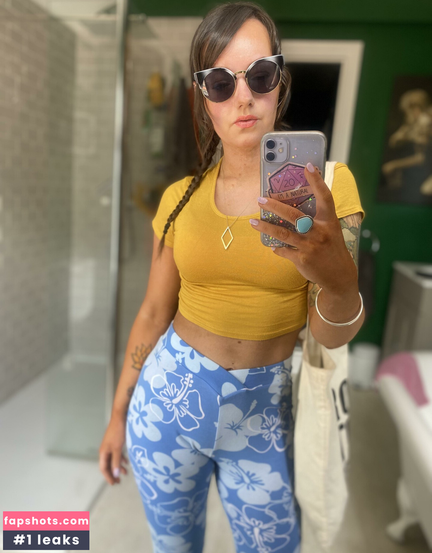 Maisey Brooks gallery photo #20