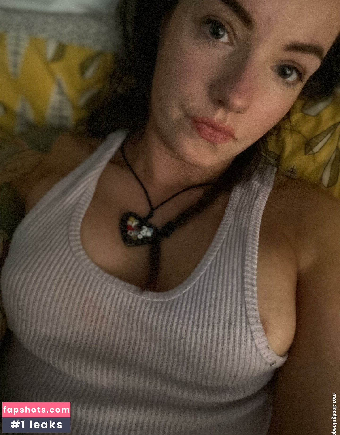 Maisey Brooks gallery photo #24