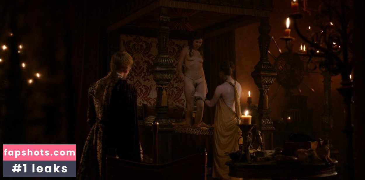 Maisie Dee nude babe gallery