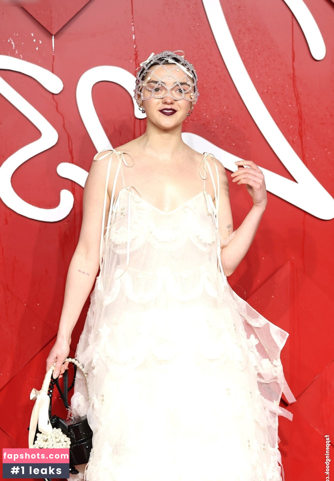 Maisie Williams Nahé úniky fotek pouze od fanoušků #121 - Fapshots