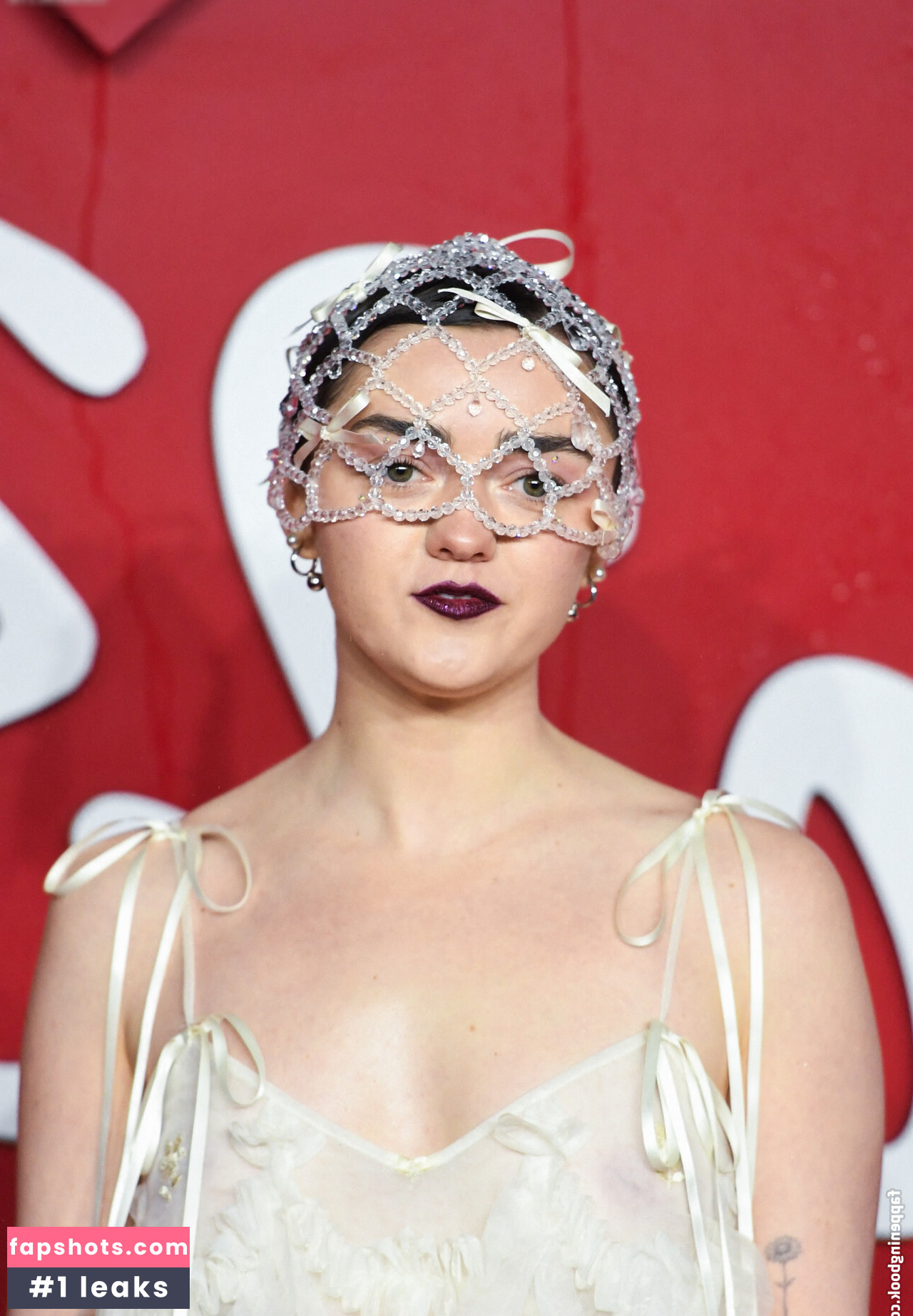 Maisie Williams Nahé úniky fotek pouze od fanoušků #125 - Fapshots