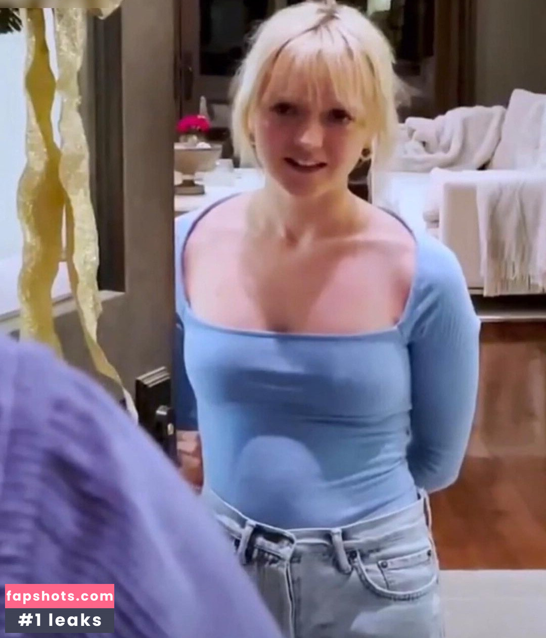 Maisie Williams Nahé úniky fotek pouze od fanoušků #127 - Fapshots