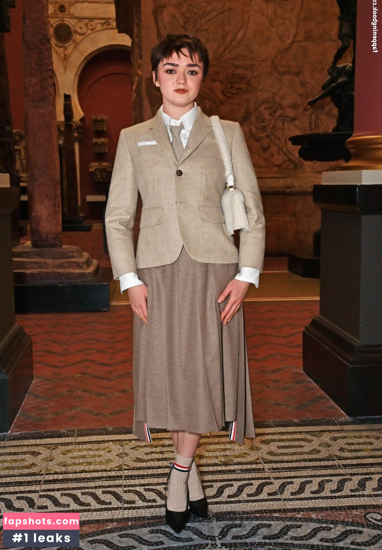 Maisie Williams Nude Leaks OnlyFans Photos #302 - LeakJerk