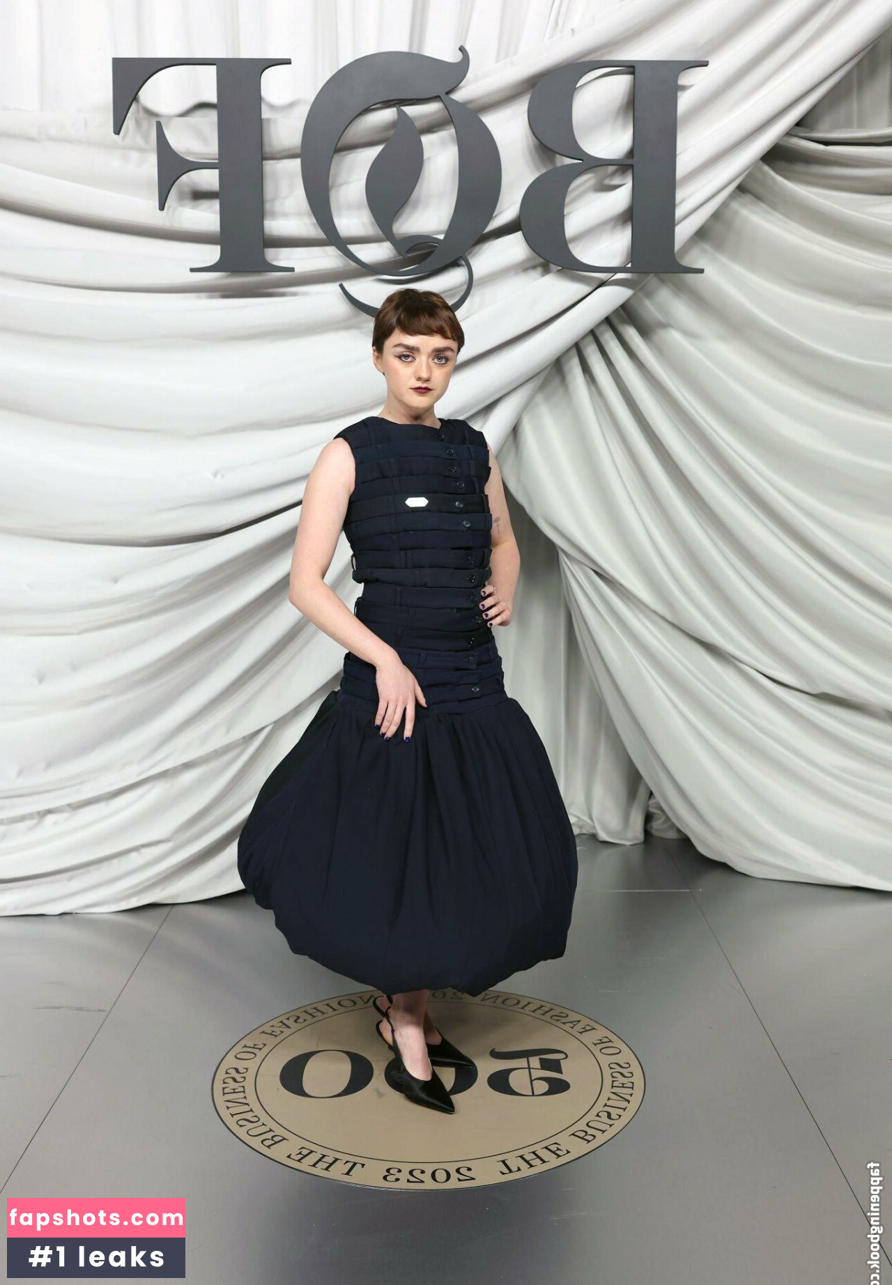 Maisie Williams Nude Leaks OnlyFans Photos #303 - LeakJerk