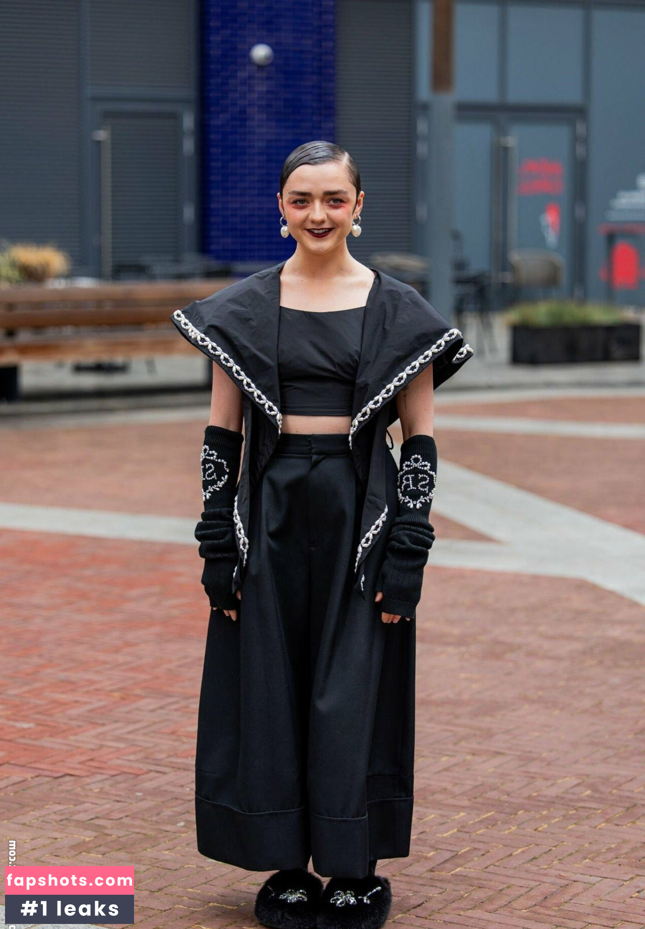 Maisie Williams Nude Leaks OnlyFans Photos #327 - LeakJerk