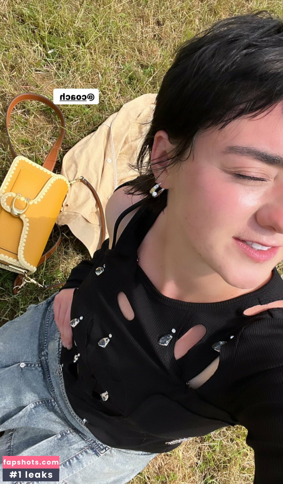 Maisie Williams Nude Leaks OnlyFans Photos #412 - LeakJerk