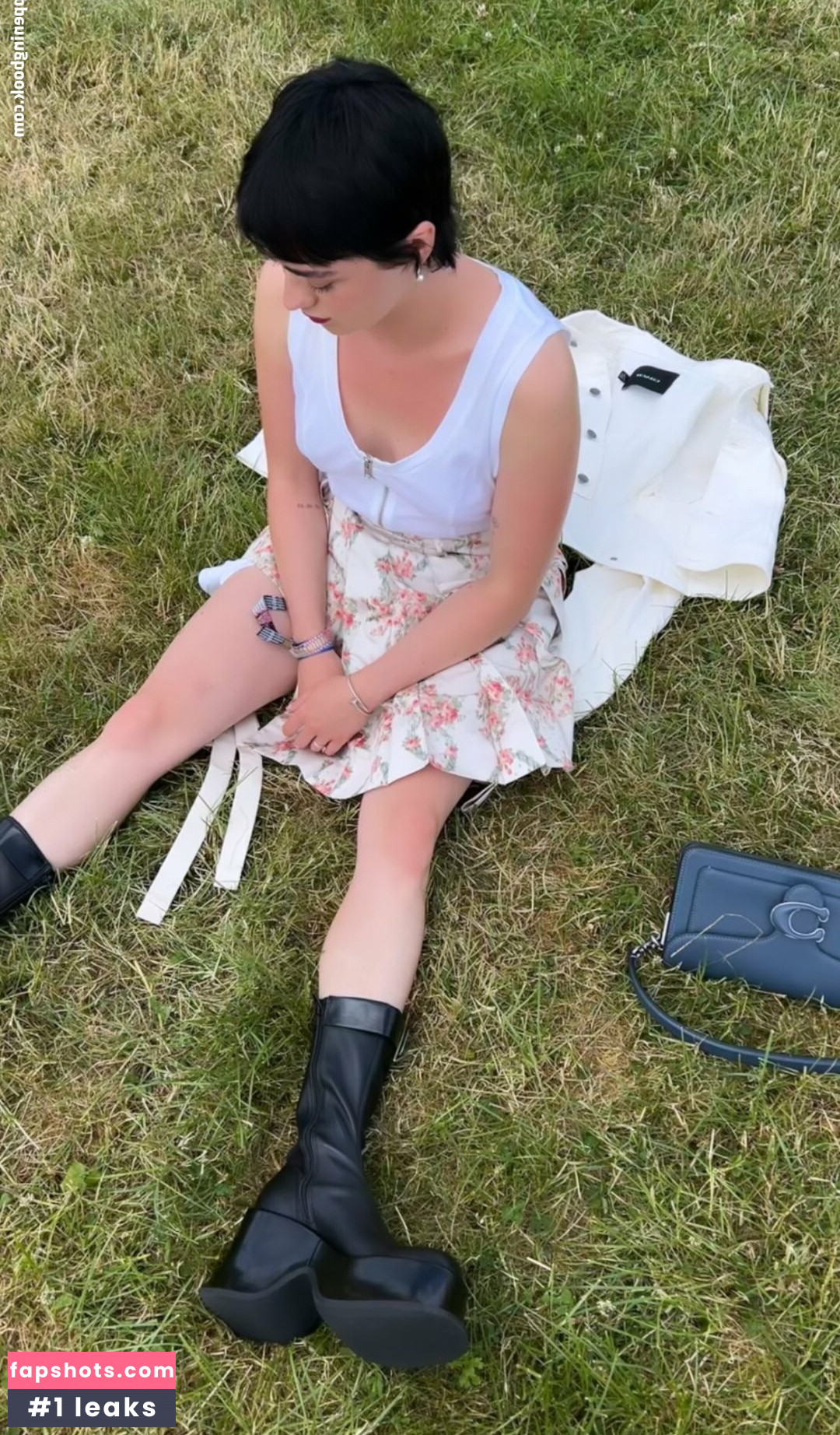 Maisie Williams Nude Leaks OnlyFans Photos #417 - LeakJerk