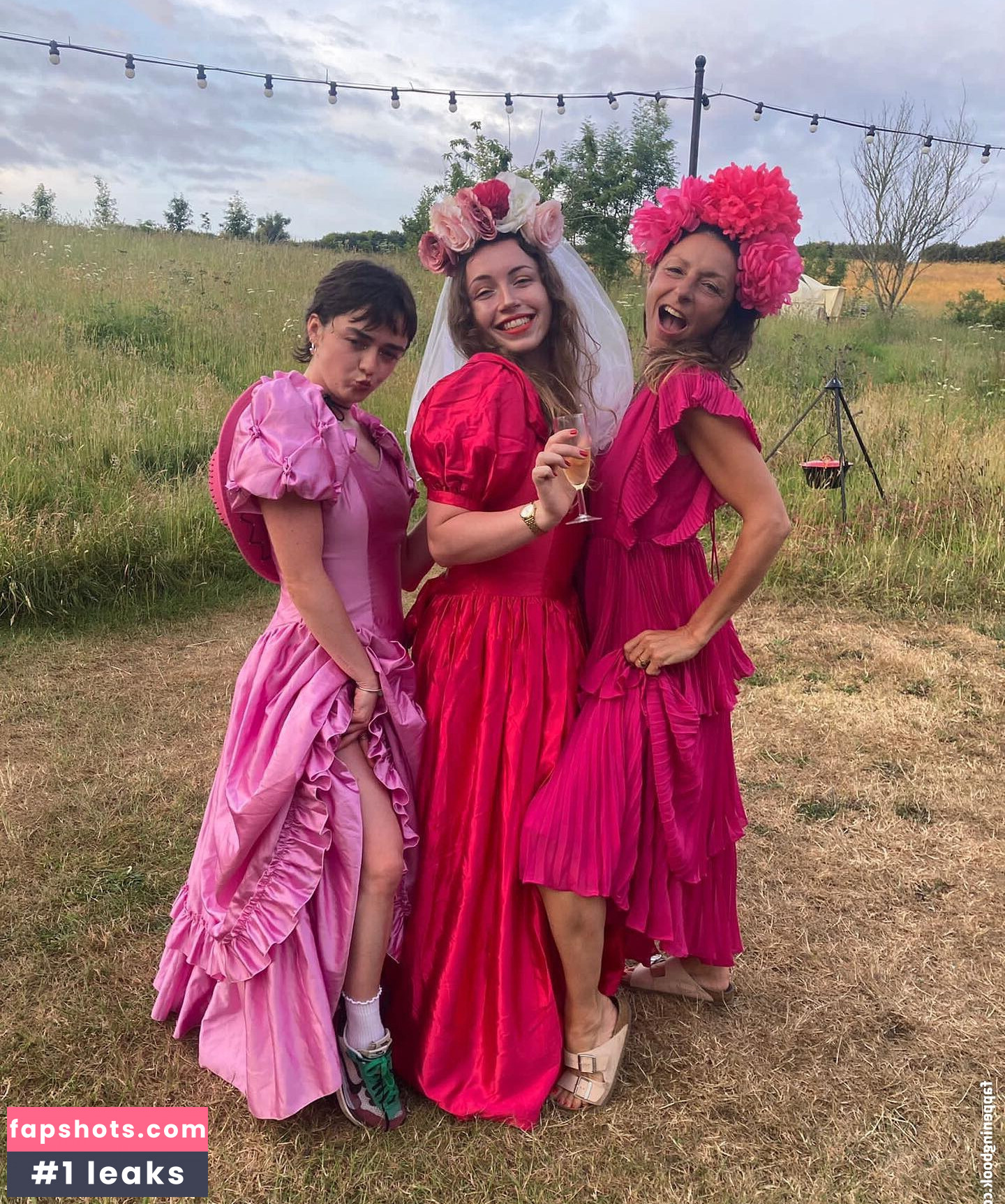 Maisie Williams Nude Leaks OnlyFans Photos #424 - LeakJerk