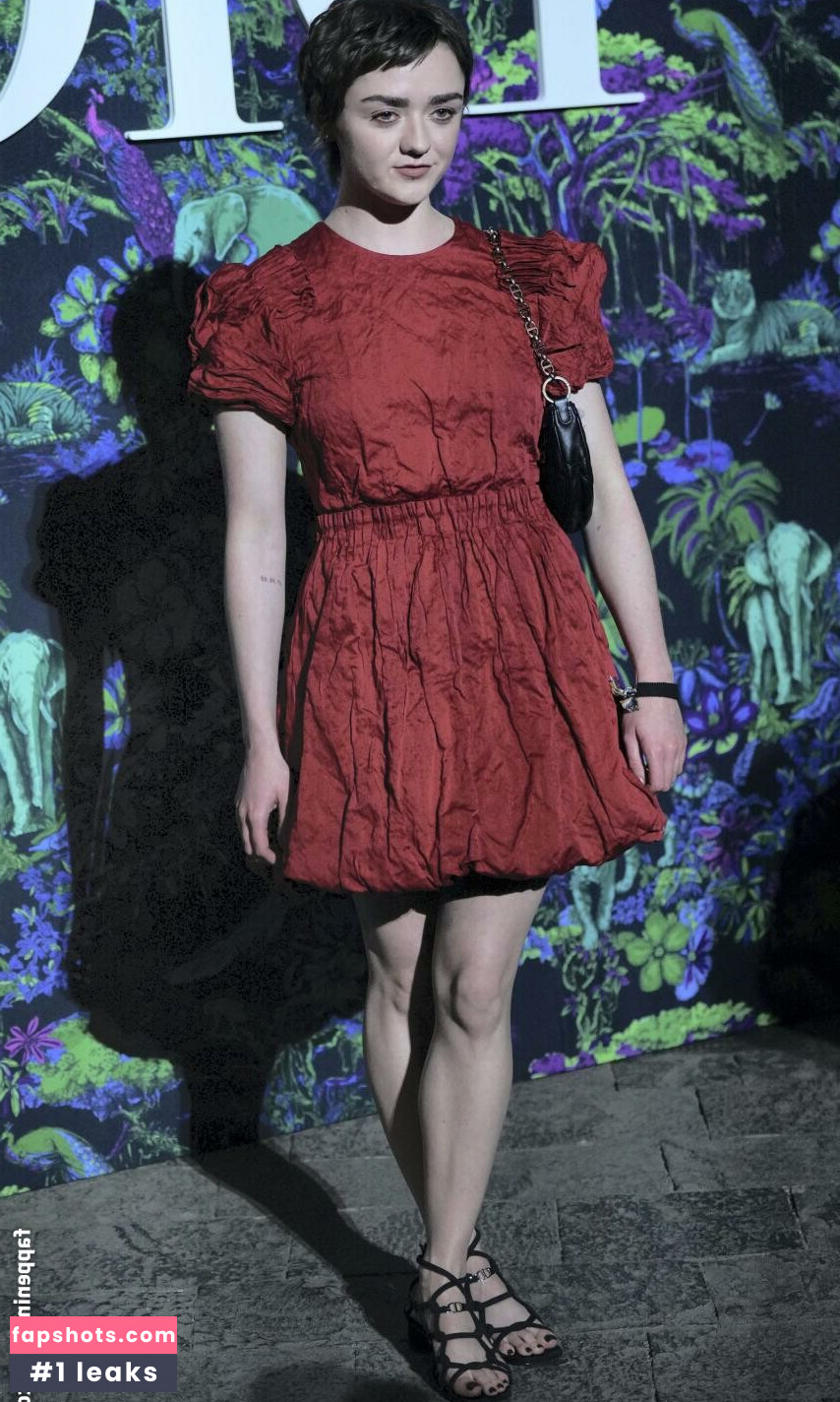 Maisie Williams Nude Leaks OnlyFans Photos #450 - LeakJerk