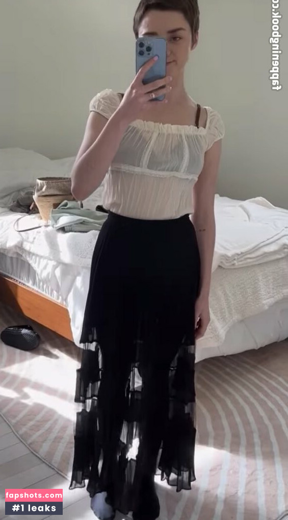 Maisie Williams Nude Leaks OnlyFans Photos #512 - LeakJerk
