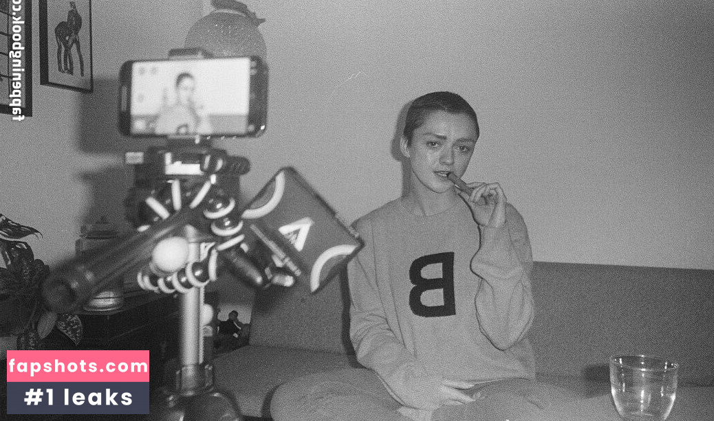 Maisie Williams Nude Leaks OnlyFans Photos #515 - LeakJerk