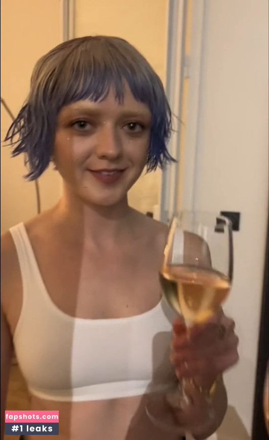 Maisie Williams Nude Leaks OnlyFans Photos #547 - LeakJerk