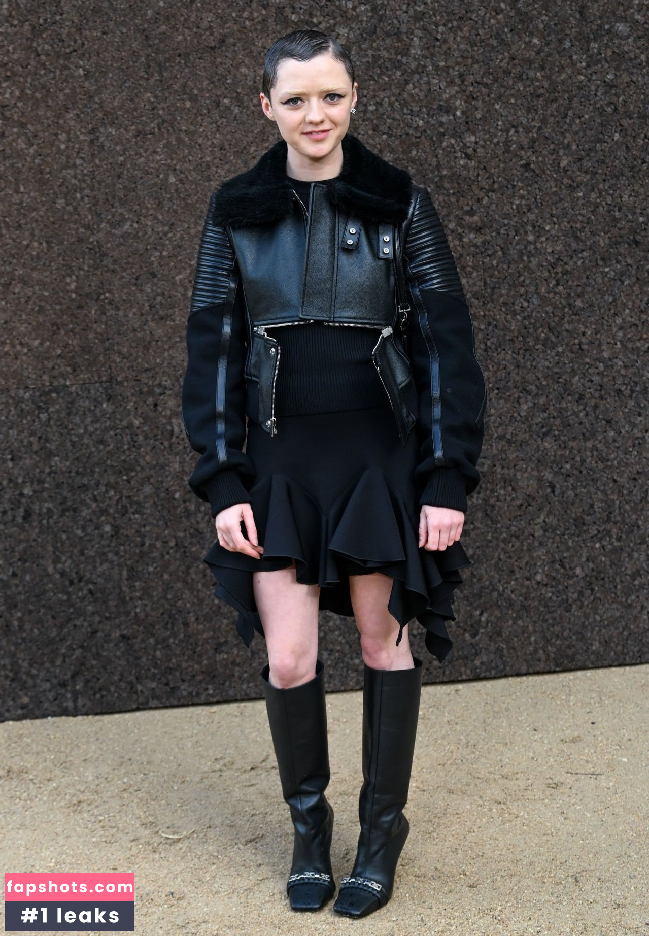 Maisie Williams Nude Leaks OnlyFans Photos #552 - LeakJerk