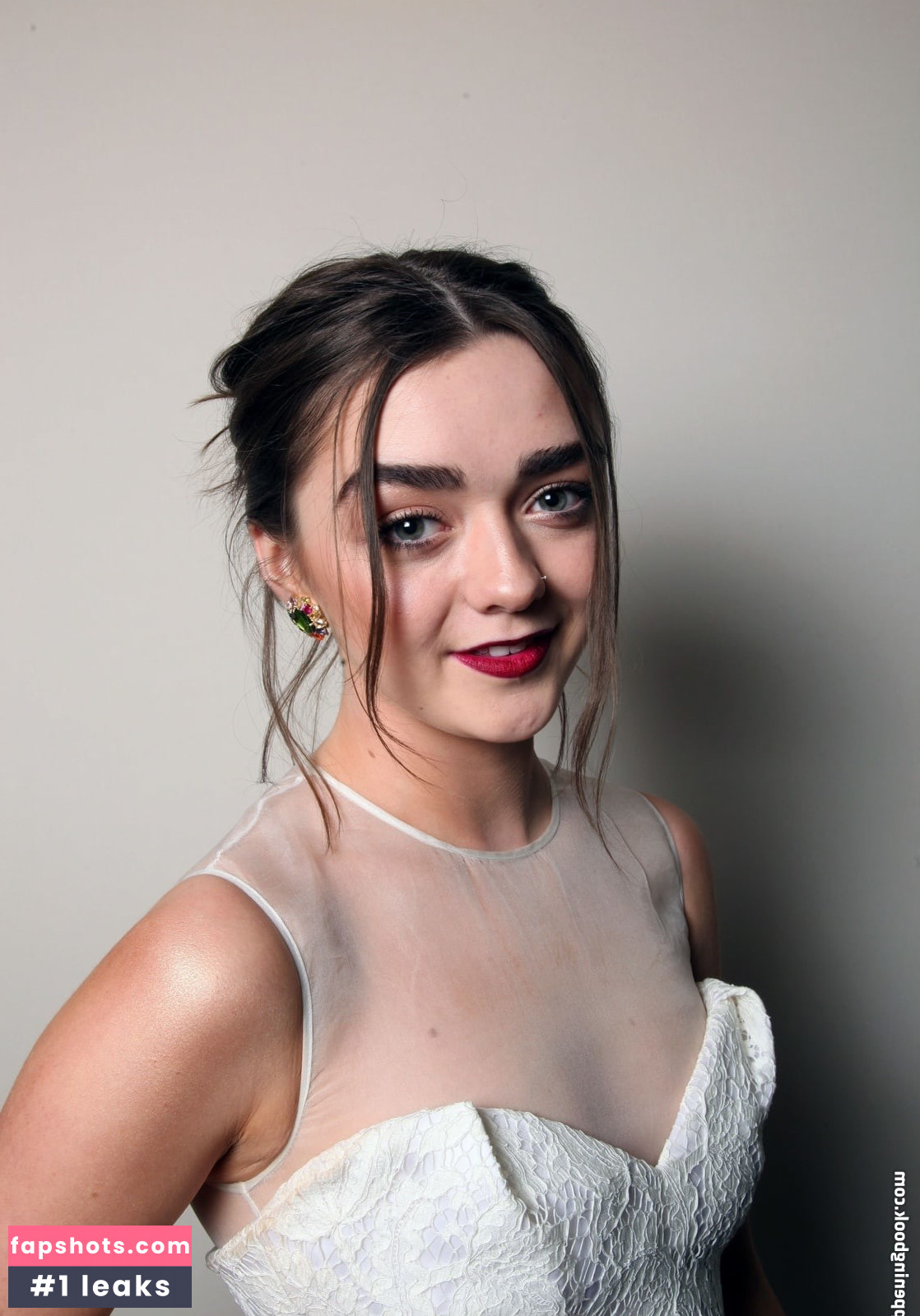 Maisie Williams Nude Leaks OnlyFans Photos #555 - LeakJerk