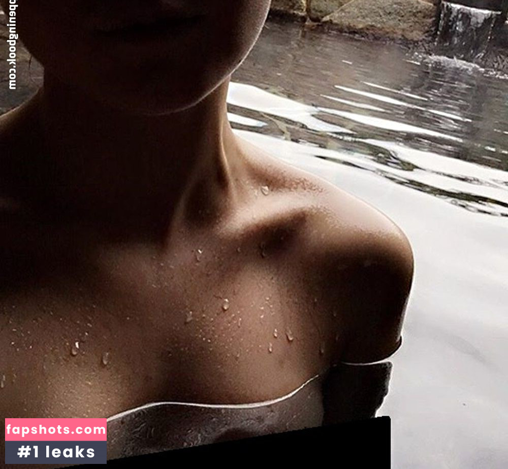 Maisie Williams Nude Leaks OnlyFans Photos #679 - LeakJerk