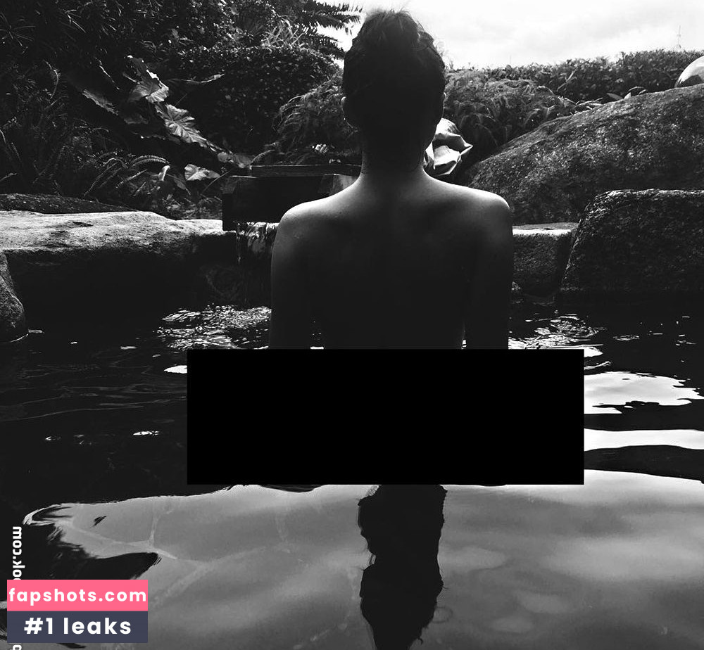 Maisie Williams Nude Leaks OnlyFans Photos #681 - LeakJerk