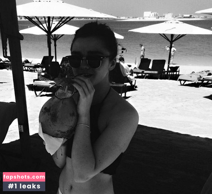 Maisie Williams Nude Leaks OnlyFans Photos #690 - LeakJerk