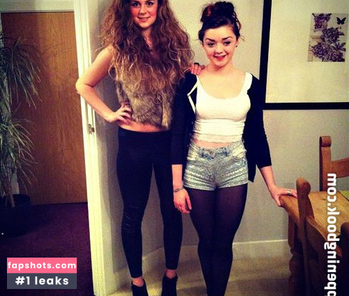 Maisie Williams Nude Leaks OnlyFans Photos #699 - LeakJerk