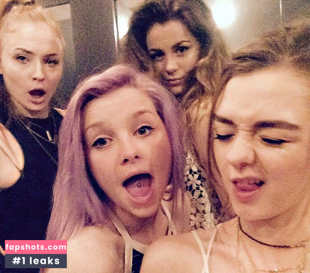 Maisie Williams Nude Leaks OnlyFans Photos #703 - LeakJerk