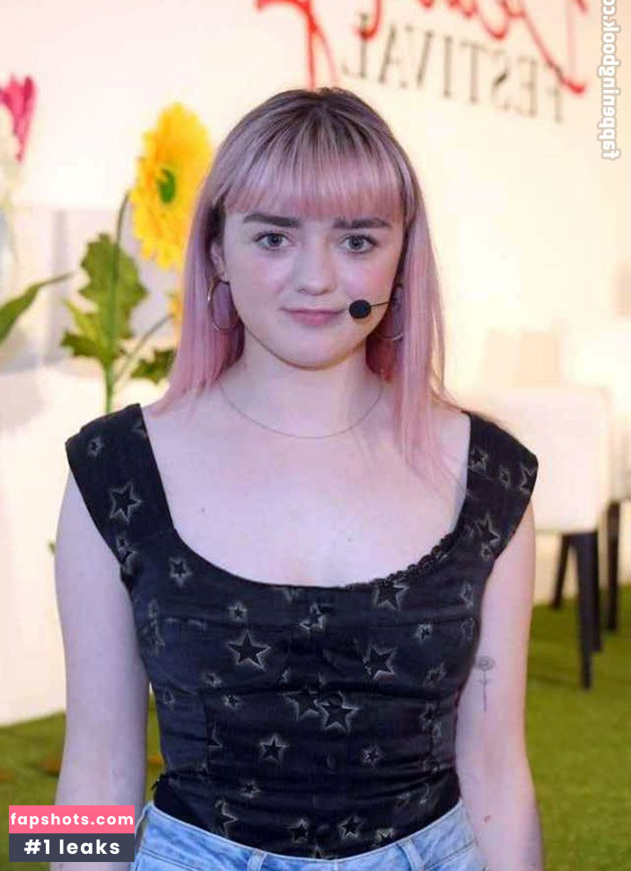 Maisie Williams Nude Leaks OnlyFans Photos #762 - LeakJerk