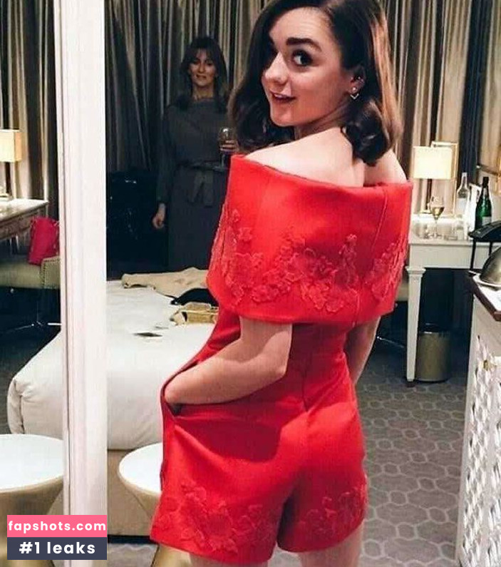 Maisie Williams Nude Leaks OnlyFans Photos #770 - LeakJerk
