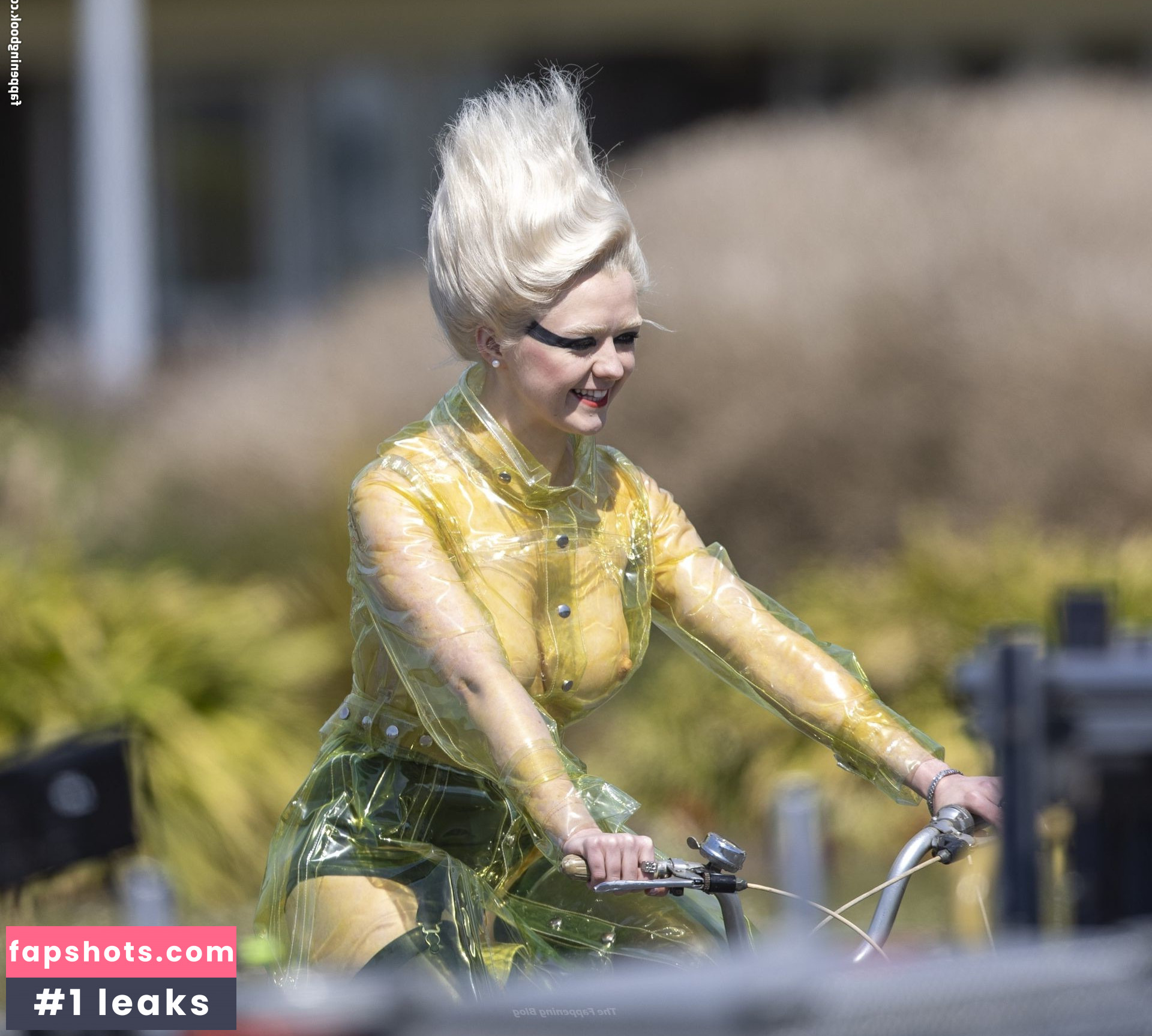 Maisie Williams Nude Leaks OnlyFans Photos #782 - LeakJerk