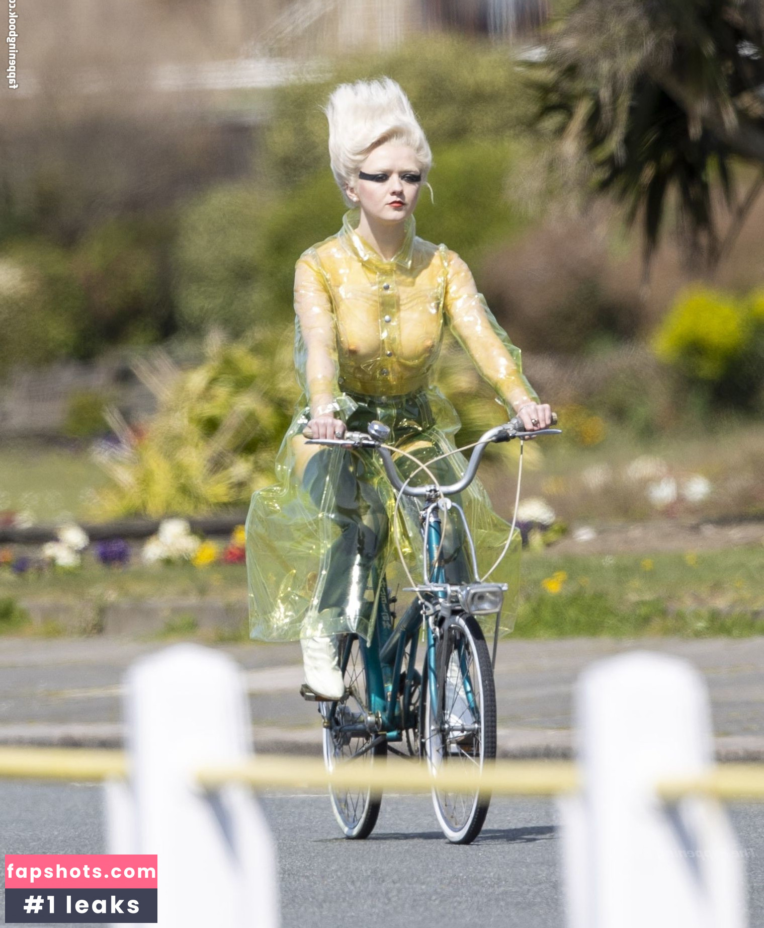 Maisie Williams Nude Leaks OnlyFans Photos #795 - LeakJerk