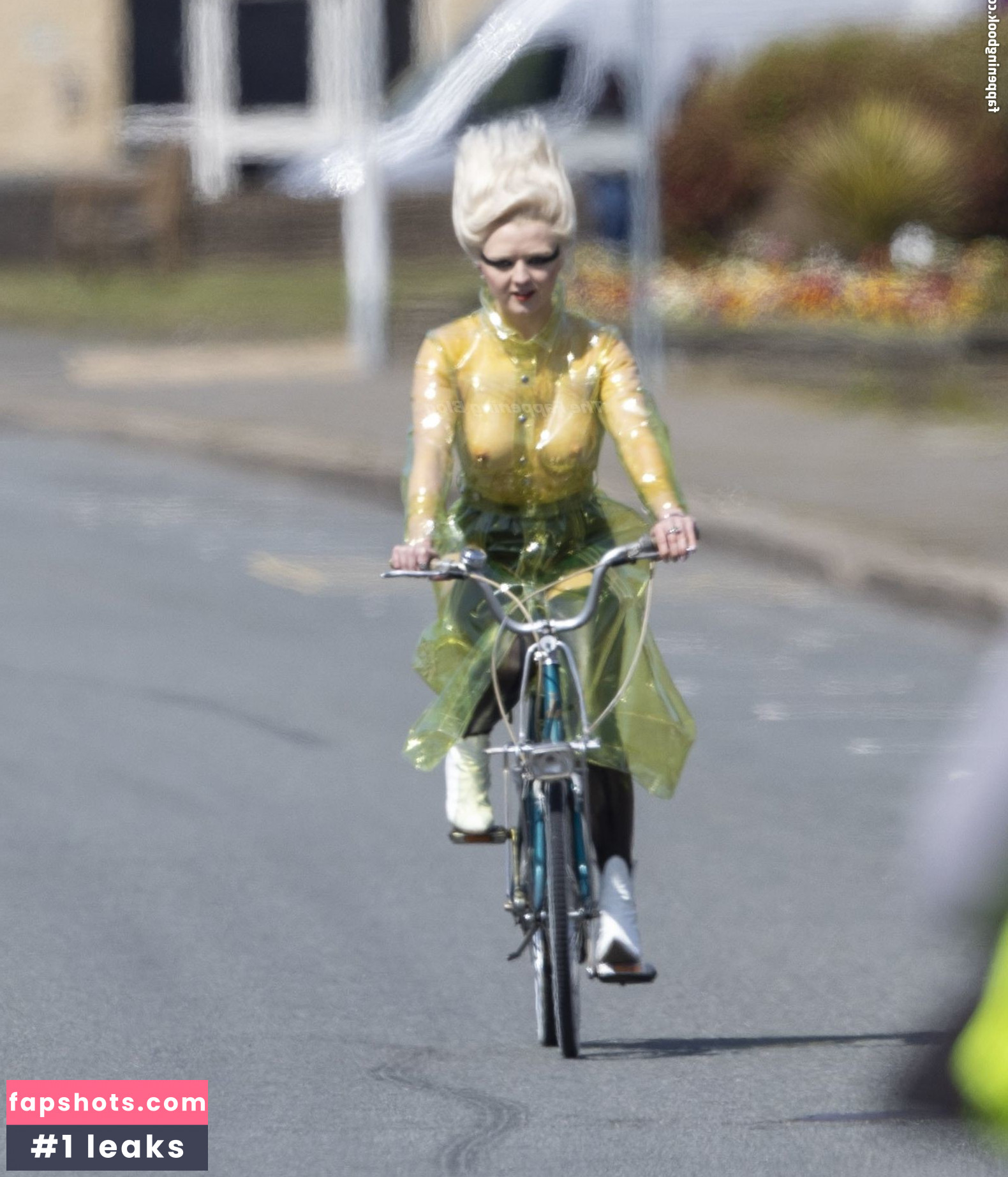 Maisie Williams Nude Leaks OnlyFans Photos #799 - LeakJerk