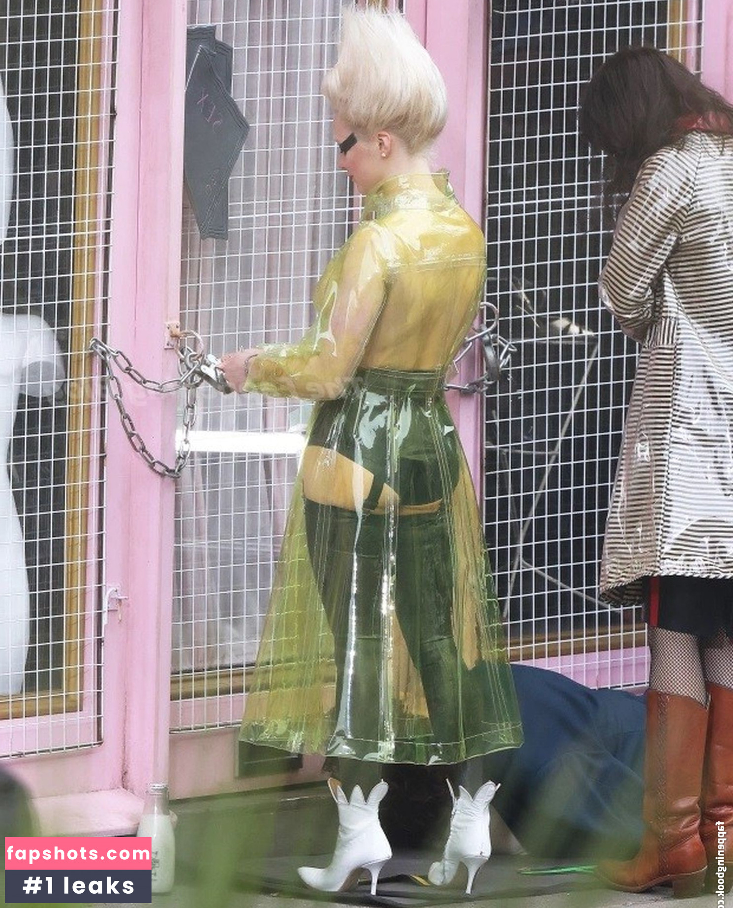 Maisie Williams Nude Leaks OnlyFans Photos #814 - LeakJerk