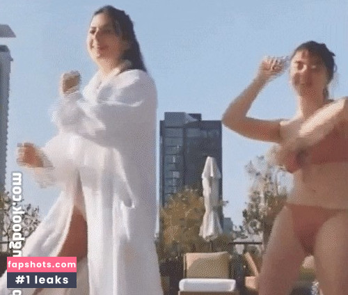 Maisie Williams Nude Leaks OnlyFans Photos #818 - LeakJerk