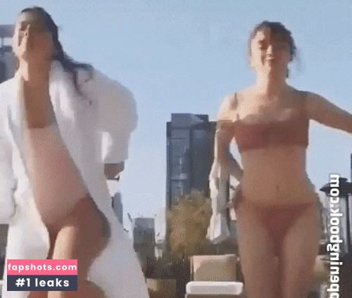Maisie Williams Nude Leaks OnlyFans Photos #826 - LeakJerk